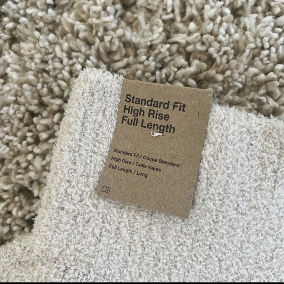 Nike Cream and Black Wide Leg Pants - Picture 5 of 9